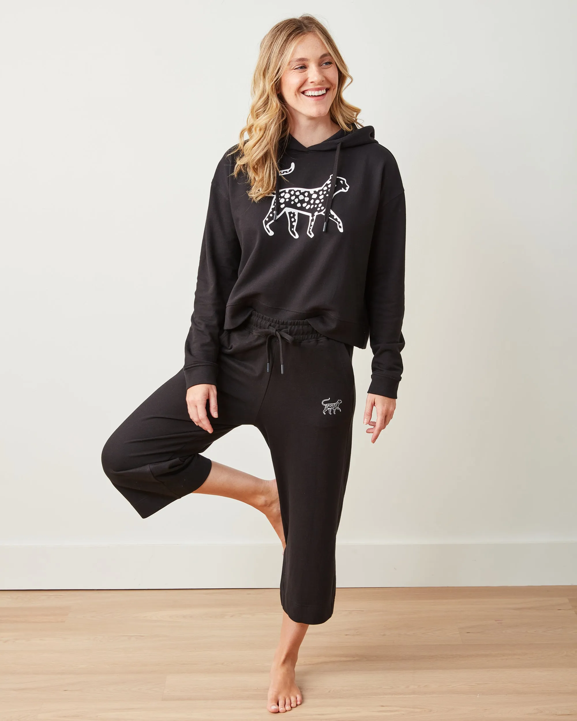 Black - Down Time Cropped Sweatpants - Cropped Sweatpants