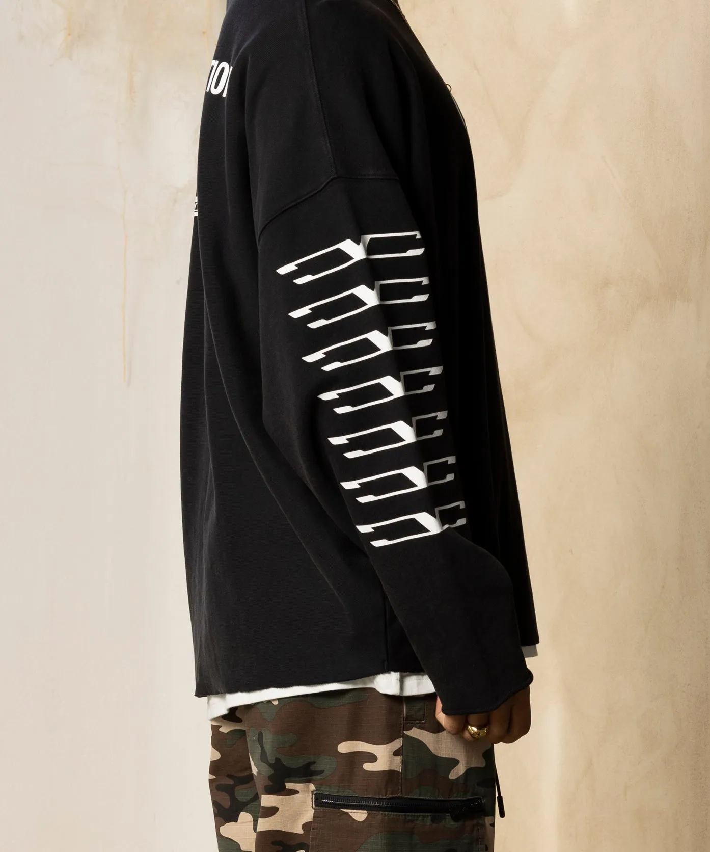 Carre Revolution Cut Off Oversized Crewneck Washed Black