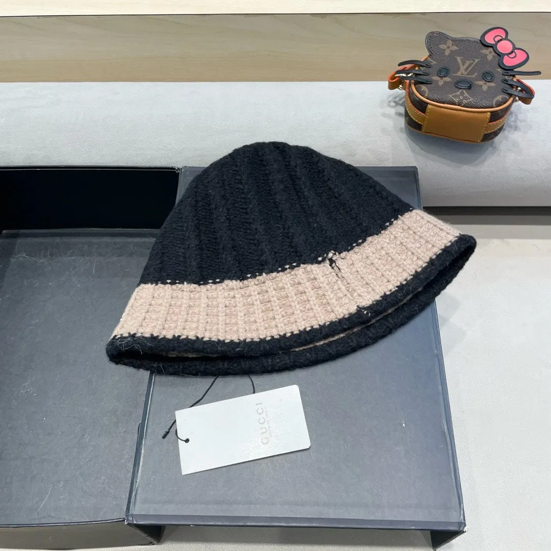 KNIT BUCKET HAT IN BLACK MIX LIGHT BROWN WOOL 431639