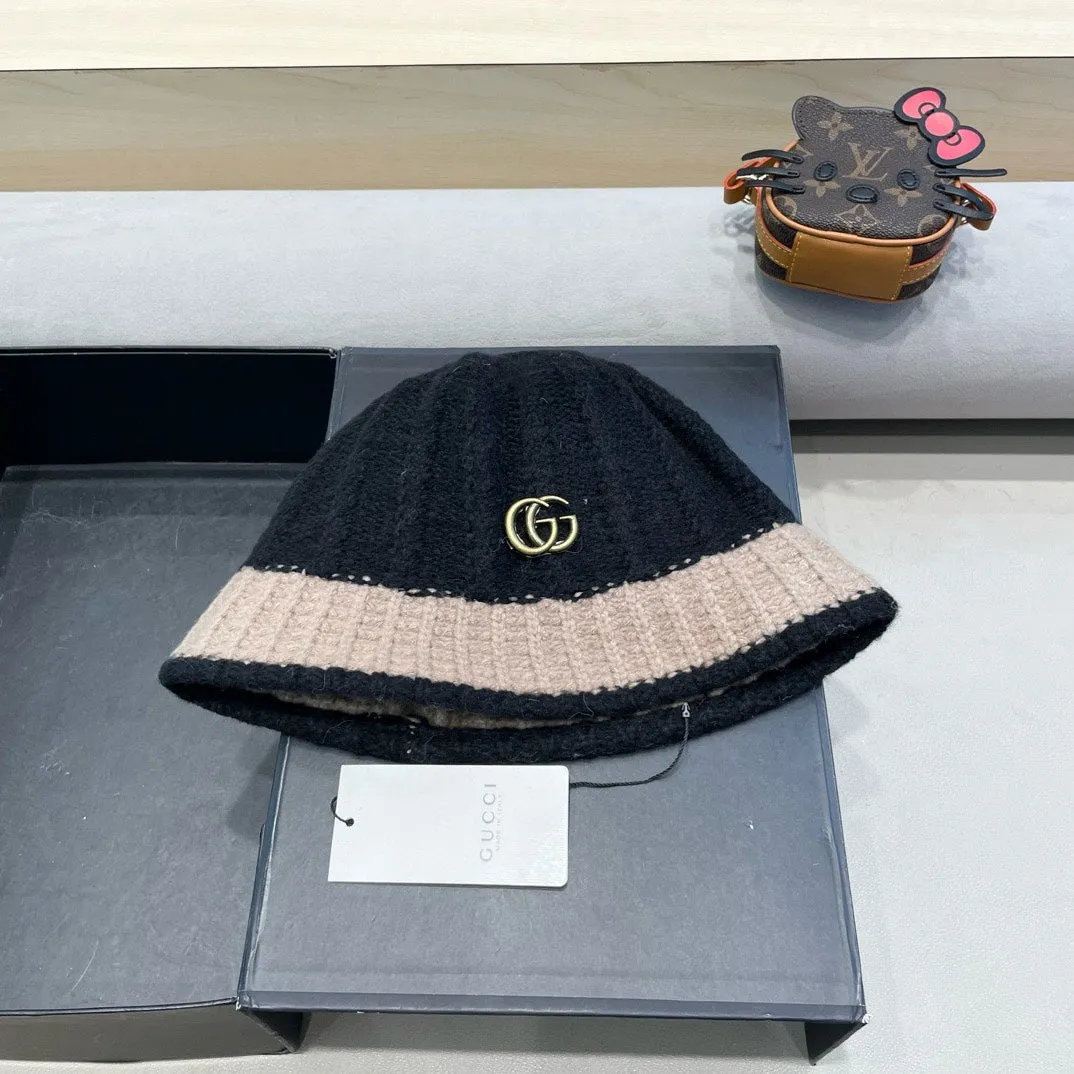 KNIT BUCKET HAT IN BLACK MIX LIGHT BROWN WOOL 431639