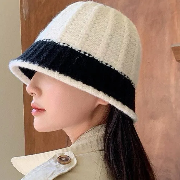 KNIT BUCKET HAT IN WHITE MIX BLACK WOOL 431638