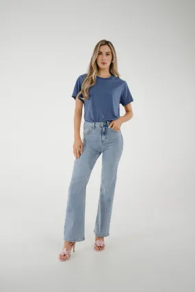 Lynne Straight Leg Jeans In Light Wash