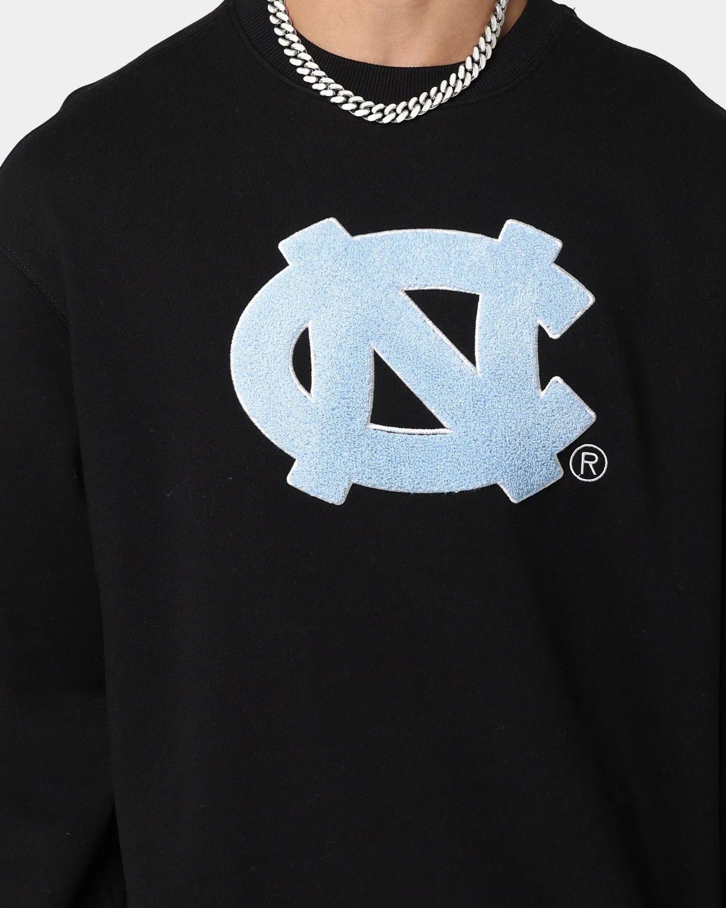 National Collegiate Athletic Association North Carolina Tar Heels Team Logo Chenille Crewneck Black