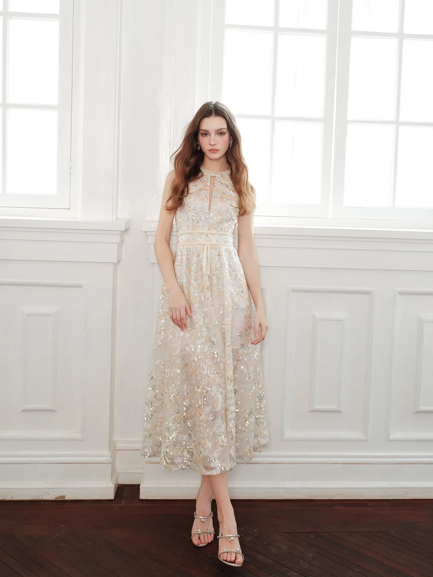 Wardrobes by Chen luxury golden embroidery midi-dress